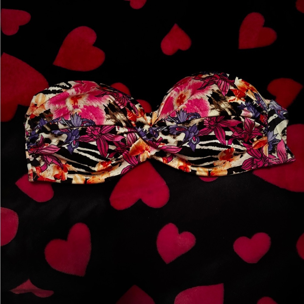 Victoria’s Secret strapless‎ bikini top Size Medium A00328